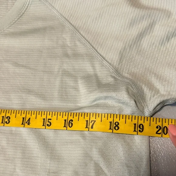 Lululemon Swiftly Tech Short Sleeve Shirt 2.0
Delicate Mint Women’s 14 Running - Picture 9 of 10